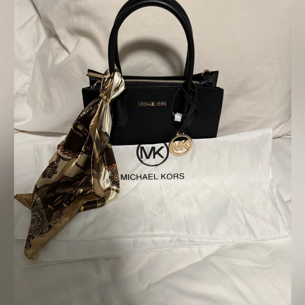 MICHAEL MICHAEL KORS “Mercer” NWT Black leather messenger Bag Full Inclusion!